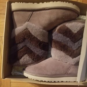 LIKE NEW- UGG Australia Tania Grey Boots with box!